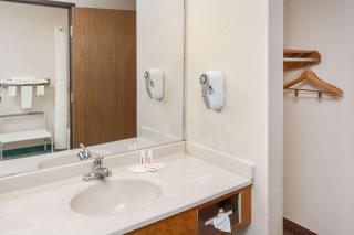 Super 8 by Wyndham Pekin/Peoria Area - Pekin - 6