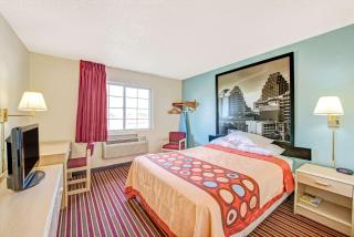 Super 8 by Wyndham San Antonio/Fiesta - San Antonio - 3