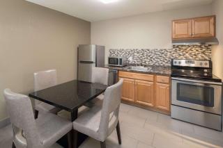 Days Inn & Suites by Wyndham Athens - Athens - 1