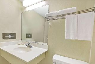 Super 8 by Wyndham Indianapolis South - Indianápolis - 4