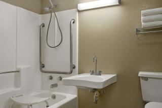 Super 8 by Wyndham-Tupelo Airport - Tupelo - 5