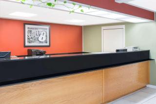 Super 8 by Wyndham Dothan - 9