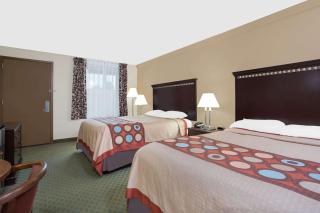 Super 8 by Wyndham Danville - 4