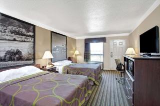 Super 8 by Wyndham Knoxville East - Knoxville - 5