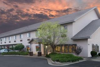 Super 8 by Wyndham Sparta - Sparta - 0