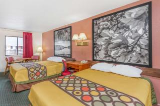 Super 8 by Wyndham Santee - Santee - 3