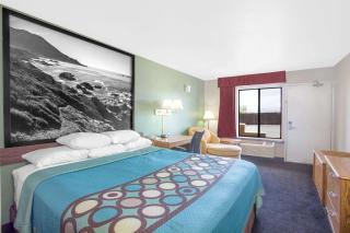 Super 8 by Wyndham Barstow - Barstow - 4