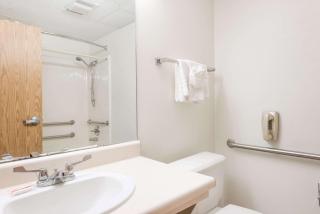 Super 8 by Wyndham Independence KS - 6