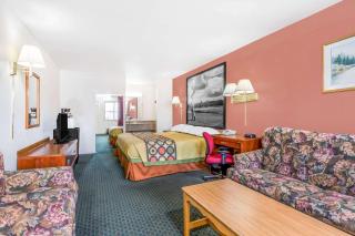 Super 8 by Wyndham Santee - Santee - 4