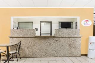 Super 8 by Wyndham Santee - Santee - 8