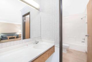 Wrangler Hotel Morris - 2