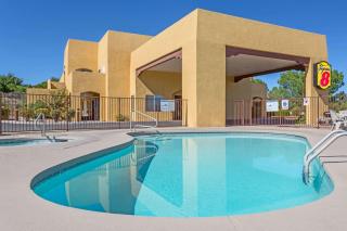 Super 8 by Wyndham Cottonwood - Cottonwood - 8