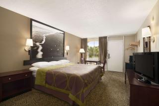 Super 8 by Wyndham Ormond Beach - Ormond Beach - 1