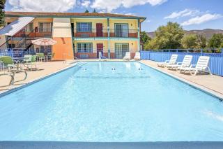 Super 8 by Wyndham Yreka - Yreka - 6