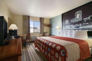 Super 8 by Wyndham Park City/North Wichita Area - 4