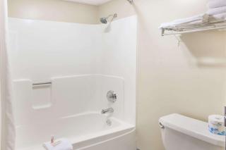 Super 8 by Wyndham Luverne - Luverne - 2
