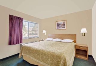 Super 8 by Wyndham Battle Mountain - Battle Mountain - 3