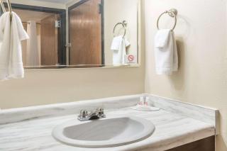 Super 8 by Wyndham Luverne - Luverne - 6