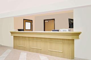 Super 8 by Wyndham Battle Mountain - Battle Mountain - 8