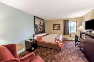 Super 8 by Wyndham Luverne - Luverne - 3