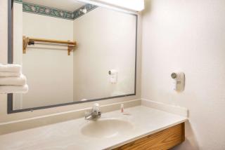 Super 8 by Wyndham Richfield Cleveland - Richfield - 9