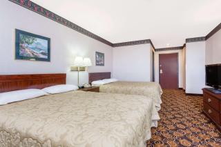 Super 8 by Wyndham Evansville North - Warrenton - 1
