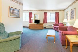 Super 8 by Wyndham Richfield Cleveland - Richfield - 1