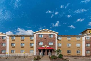 Super 8 by Wyndham Denton - Denton - 0