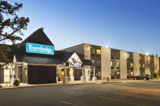 Travelodge by Wyndham Edmonton South - 9