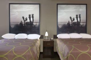 Super 8 by Wyndham Victoria/North/Mall Area - Victoria - 6