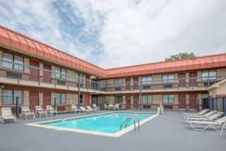 Super 8 by Wyndham Tulsa - Tulsa - 6