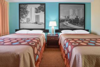 Super 8 by Wyndham Tulsa - Route 66 - 1