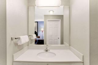 Super 8 by Wyndham Booneville - Booneville - 5