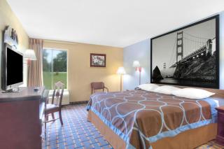 Super 8 by Wyndham Booneville - Booneville - 3