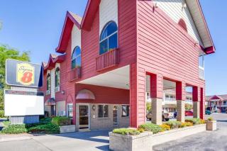 Super 8 Beachfront by Wyndham Mackinaw City, MI - 0