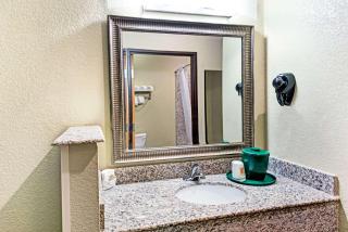 Super 8 by Wyndham San Antonio/Alamodome Area - San Antonio - 8