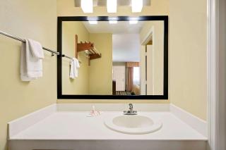 Super 8 by Wyndham Hermitage Nashville - Hermitage - 5