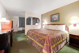Super 8 by Wyndham Richardson Dallas - 2