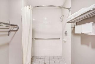Super 8 by Wyndham Richardson Dallas - 5