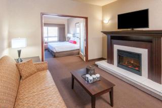 Ramada by Wyndham Drumheller Hotel & Suites - Drumheller - 1