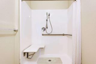 Super 8 by Wyndham Allentown - Allentown - 5