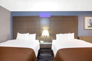 Travelodge Inn & Suites by Wyndham Anaheim on Disneyland Dr - Anaheim - 2