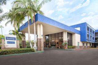 Travelodge Inn & Suites by Wyndham Anaheim on Disneyland Dr - Anaheim - 9