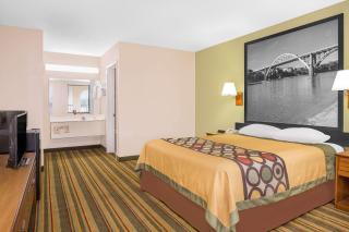 Super 8 by Wyndham Eufaula - 5