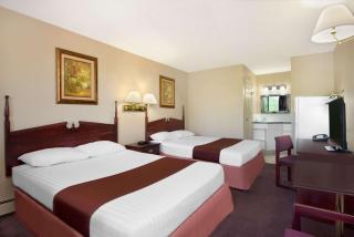 Howard Johnson by Wyndham Red Deer - 6