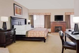 Ramada by Wyndham Lac La Biche - 1