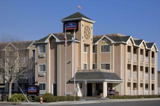 Howard Johnson by Wyndham Salinas - 0