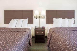 Super 8 by Wyndham Cedar Falls - Cedar Falls - 4