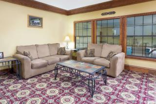 Super 8 by Wyndham Freeport - Freeport - 9