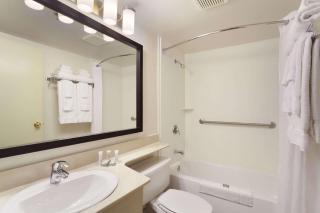 Travelodge Suites by Wyndham Moncton - Moncton - 8